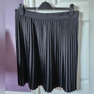 American Apparel black accordion skirt XL